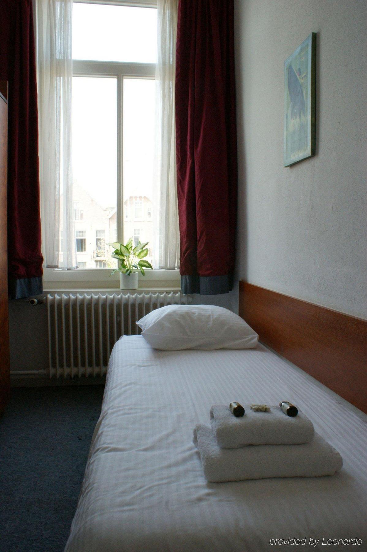 Hotel Benno Эйндховен Номер фото